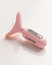 Luxente SkinLift™ – roze nek- en kaaklijnapparaat productfoto